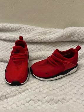 Toddler PUMA Pacer Next Cage Ac soft foam shoes SZ 8c red, black, white in color